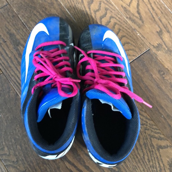 Nike Kids Cleats Size 4 - Picture 5 of 8